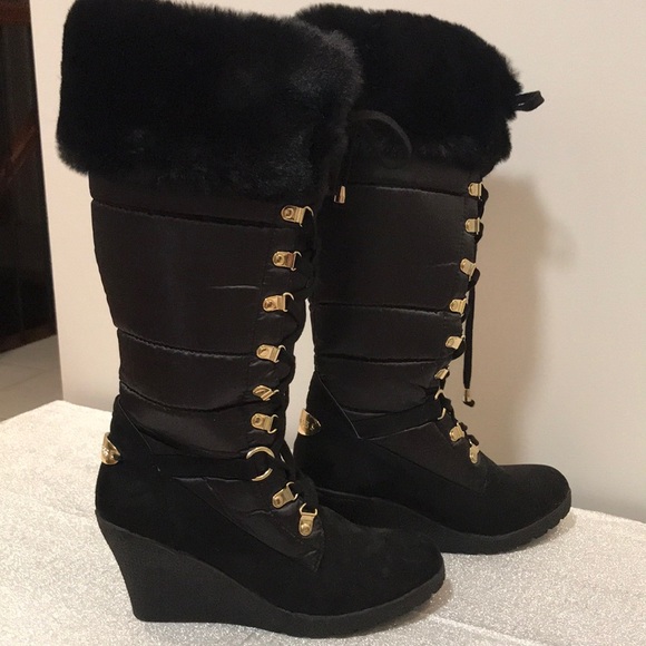 Guess platform winter boots with fur on top. - Picture 1 of 6